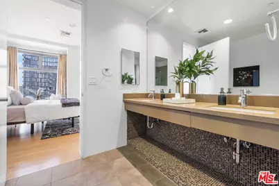 801 S Grand Ave #1508, Los Angeles, CA 90017 - Photo 27