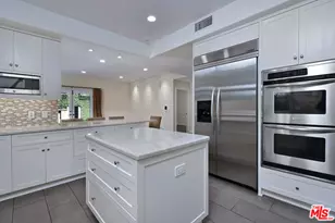 12207 Cantura St, Studio City, CA 91604 - Photo 17