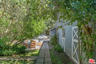 1667 Las Virgenes Canyon Rd, Calabasas, CA 91302 - Photo 17