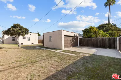 618 W 111th Pl, Los Angeles, CA 90044 - Photo 17
