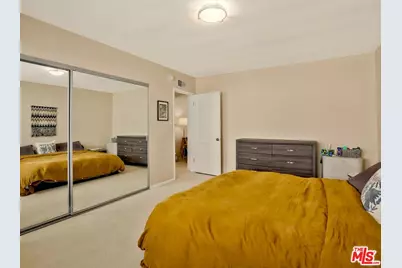 438 S Palm Dr, Beverly Hills, CA 90212 - Photo 13