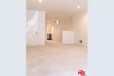 438 S Palm Dr, Beverly Hills, CA 90212 - Photo 35