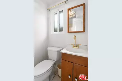 6636 Wooster Ave, Los Angeles, CA 90056 - Photo 21