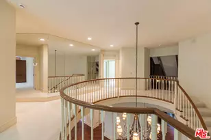 12386 Ridge Cir, Los Angeles, CA 90049 - Photo 23