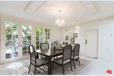 12386 Ridge Cir, Los Angeles, CA 90049 - Photo 15