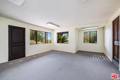 1382 Edgehill Pl, Pasadena, CA 91103 - Photo 27