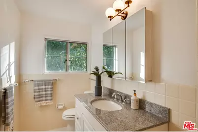 5172 Village Grn, Los Angeles, CA 90016 - Photo 25
