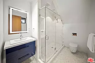 212 Bay St, Santa Monica, CA 90405 - Photo 17