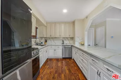 2070 Lilac Ln, Glendale, CA 91206 - Photo 15