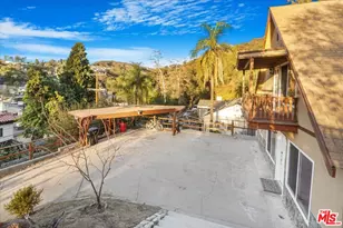 2070 Lilac Ln, Glendale, CA 91206 - Photo 3