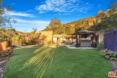 2070 Lilac Ln, Glendale, CA 91206 - Photo 5
