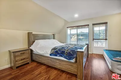 2070 Lilac Ln, Glendale, CA 91206 - Photo 31