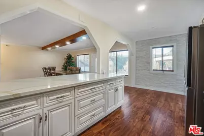 2070 Lilac Ln, Glendale, CA 91206 - Photo 13