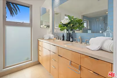 707 Jacon Way, Pacific Palisades, CA 90272 - Photo 17