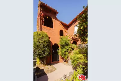 2563 N Beachwood Dr, Los Angeles, CA 90068 - Photo 3