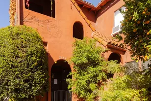 2563 N Beachwood Dr, Los Angeles, CA 90068 - Photo 3