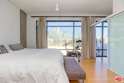 1111 S Grand Ave #711, Los Angeles, CA 90015 - Photo 13