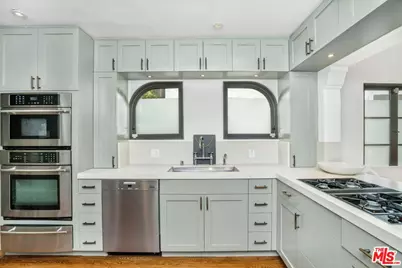 7939 Hillside Ave, Los Angeles, CA 90046 - Photo 7