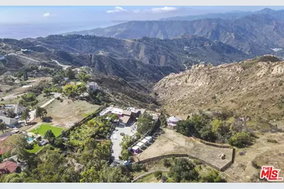 231 Loma Metisse Rd, Malibu, CA 90265 - Photo 71