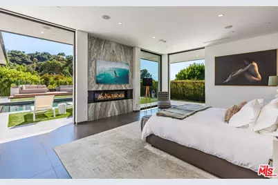 2002 Loma Vista Dr, Beverly Hills, CA 90210 - Photo 13