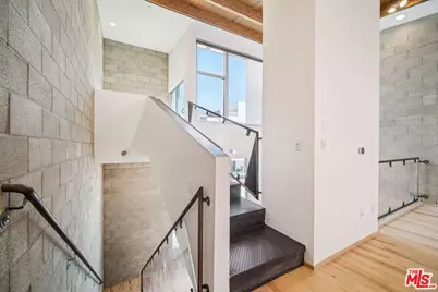 717 N Highland Ave #13, Los Angeles, CA 90038 - Photo 33