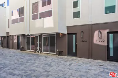 11220 W Lyon Ln, North Hollywood, CA 91606 - Photo 27