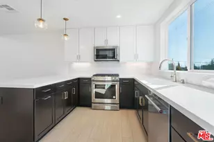 11220 W Lyon Ln, North Hollywood, CA 91606 - Photo 3