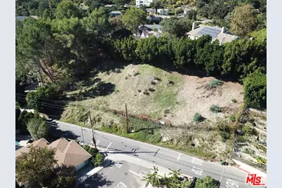 875 N Norman Pl, Los Angeles, CA 90049 - Photo 19