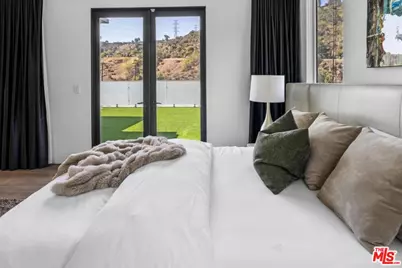 6696 Lakeridge Rd, Los Angeles, CA 90068 - Photo 21