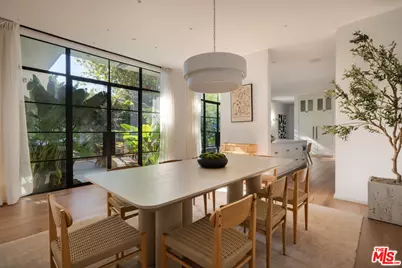 745 Sunset Ave, Venice, CA 90291 - Photo 15