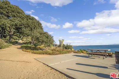 17350 W Sunset Blvd #303, Pacific Palisades, CA 90272 - Photo 39