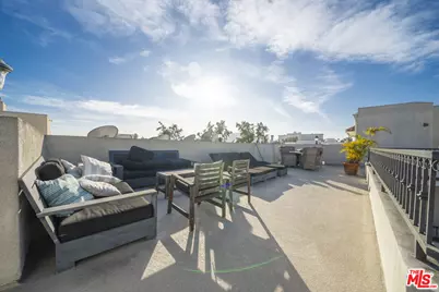 122 N Clark Dr #105, West Hollywood, CA 90048 - Photo 29