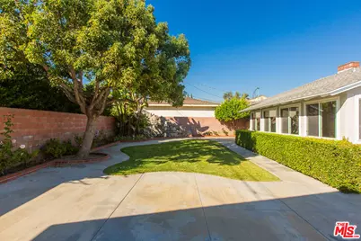 137 N Burnaby Ave, Glendora, CA 91741 - Photo 37