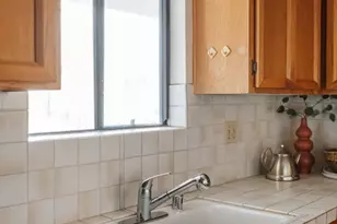 2219 S Bentley Ave, Los Angeles, CA 90064 - Photo 15