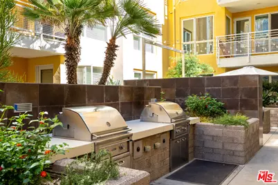 21301 Erwin St #408, Woodland Hills, CA 91367 - Photo 31