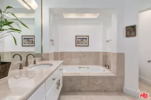 121 N Almont Dr, Beverly Hills, CA 90211 - Photo 11