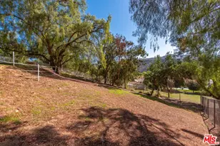 1320 Nonchalant Dr, Simi Valley, CA 93065 - Photo 43