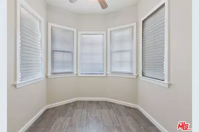 1424 W 94th Pl, Los Angeles, CA 90047 - Photo 17