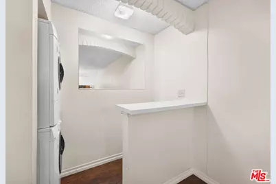 21219 Roscoe Blvd #211, Canoga Park, CA 91304 - Photo 9