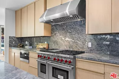 1836 Loma Vista Dr, Beverly Hills, CA 90210 - Photo 15