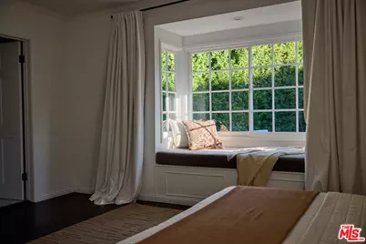 5712 Spring Oak Dr, Los Angeles, CA 90068 - Photo 17