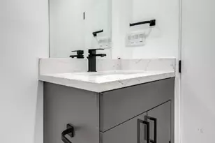 15330 Weddington St, Sherman Oaks, CA 91411 - Photo 19