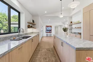 7401 Costello Ave, Van Nuys, CA 91405 - Photo 17