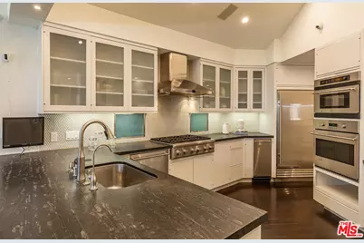 851 Glenmont Ave, Los Angeles, CA 90024 - Photo 9