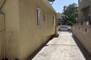 721 W 41st Dr, Los Angeles, CA 90037 - Photo 23