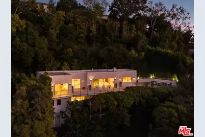 9422 Readcrest Dr, Beverly Hills, CA 90210 - Photo 1