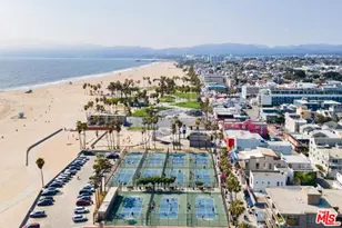 17 N Venice Blvd, Venice, CA 90291 - Photo 23