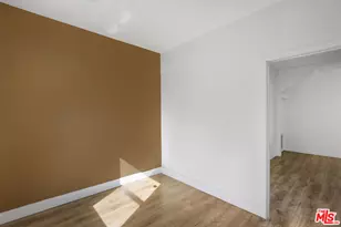 2074 W 29th St, Los Angeles, CA 90018 - Photo 15