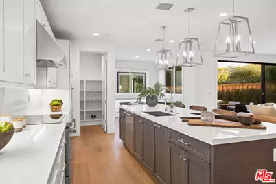 4328 Wilkinson Ave, Studio City, CA 91604 - Photo 11