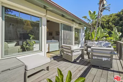 6052 Merritt Dr, Malibu, CA 90265 - Photo 29